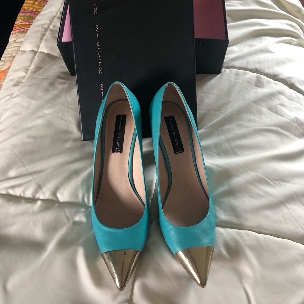 Steve Madden shoes with gold tip